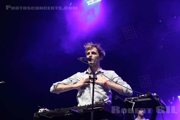 CUT COPY - 2011-10-28 - PARIS - Espace Charlie Parker - Grande Halle - 